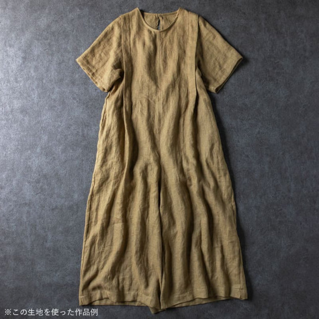 アンティーク風ラミーリネンヘリンボン25番手のカーキベージュを使用して仕立てたカバ―オールの作品写真