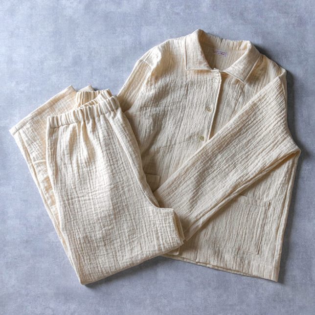 ふわふわで柔らかいコットンダブルガーゼ キナリで作られたパジャマ