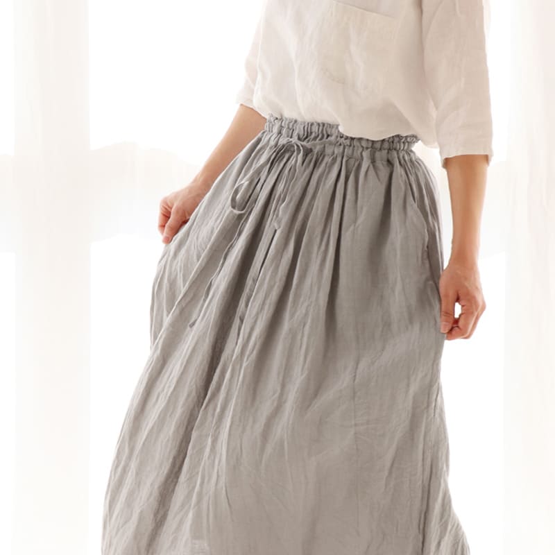 ワイド幅ベルギーリネン60番手ナチュラル染めタンブラー仕上げで作ったスカート