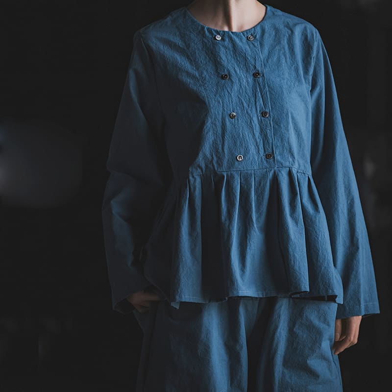  綿麻ダンプダメージダイドを使ったブラウスとパンツのセットアップ